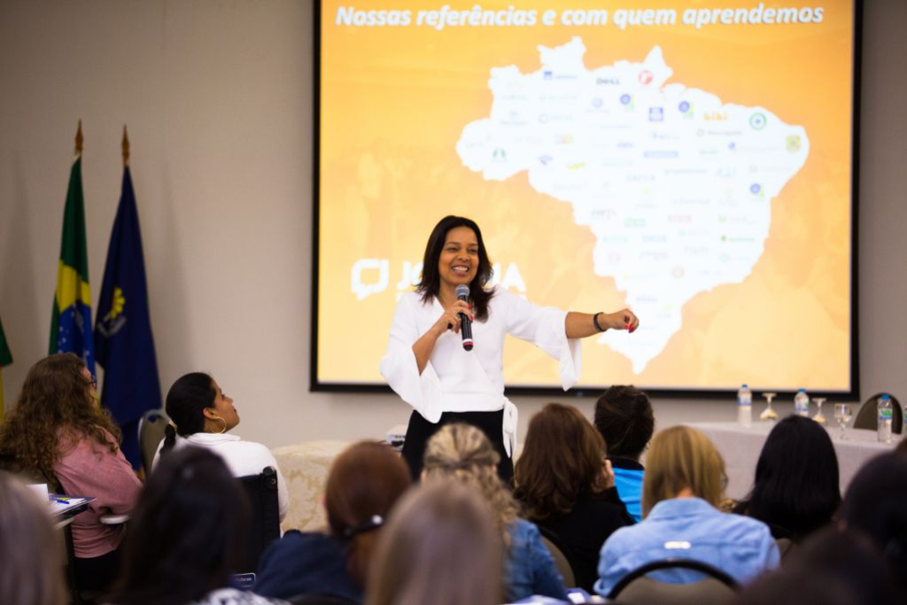 Jô Lima fazendo Palestra sobre Talento